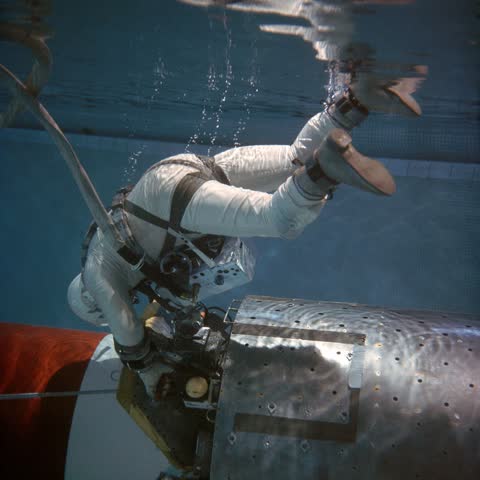 Buzz Aldrin trains underwater, Owings Mills, Maryland, USA