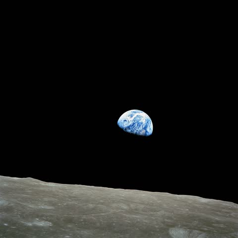 Earthrise from Apollo 8, Lunar orbit