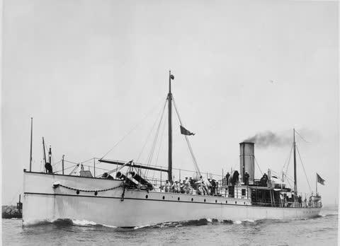 Aiming a gun by turning the ship, United States